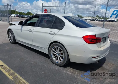 2017 BMW 320I z USA, uszkodzony, nr VIN WBA8E1G51HNU15271